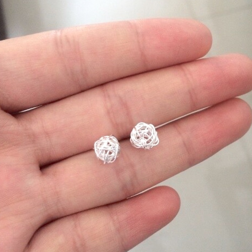 925 Silver Wire Knot Stud Earrings - Picture 6 of 6